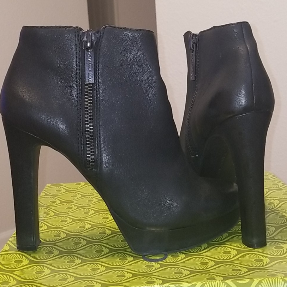 Gianni Bini Black Ankle Boots